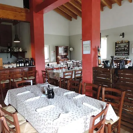 Societa Agricola Cacigolara Farm stay *